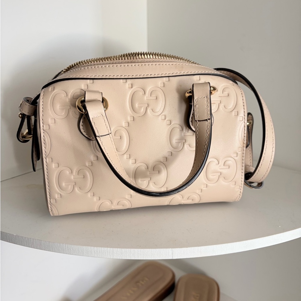 Gucci GG Super Mini Top Handle Leather Bag – Beige